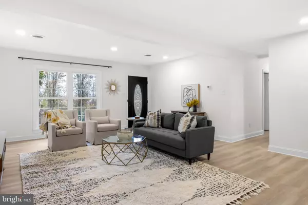 Warrenton, VA 20187,5233 LEE HWY