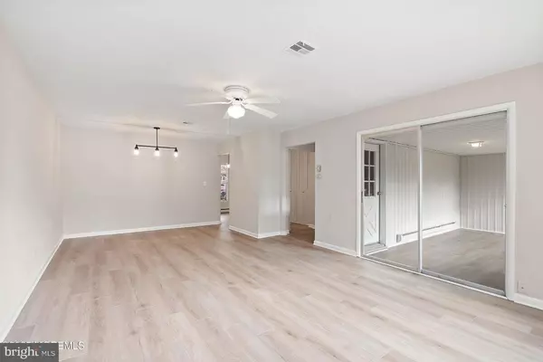 Lakewood, NJ 08701,1087-B ARGYLL CIR