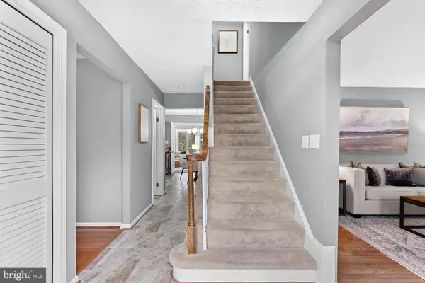 Great Falls, VA 22066,10207 OXFORDSHIRE RD