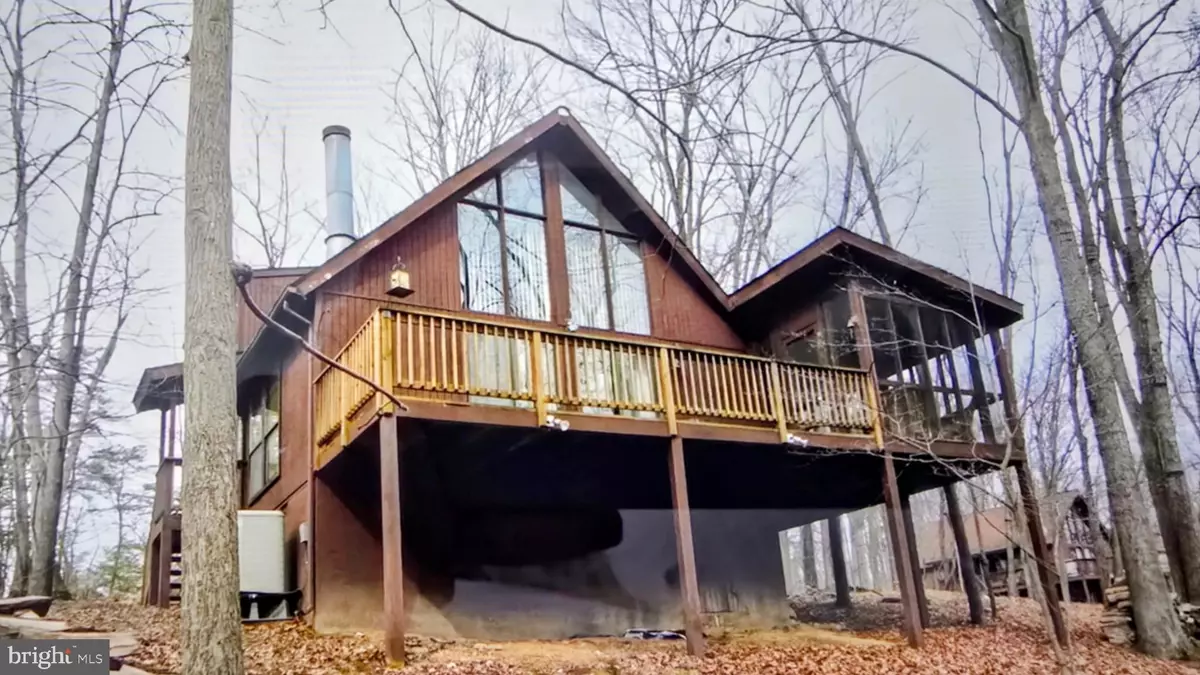 Hedgesville, WV 25427,277 ENDLESS SUMMER RD