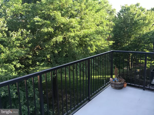 Arlington, VA 22206,3052 S BUCHANAN ST #C2