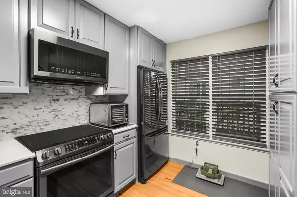 Reston, VA 20191,2418 RIDGEHAMPTON CT