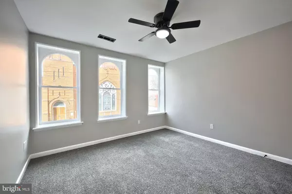 York, PA 17403,240 E KING ST