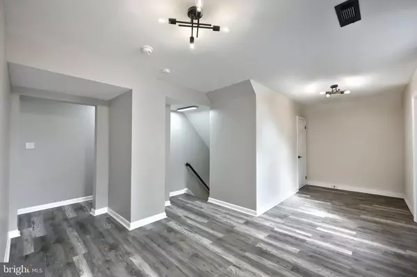 York, PA 17403,240 E KING ST