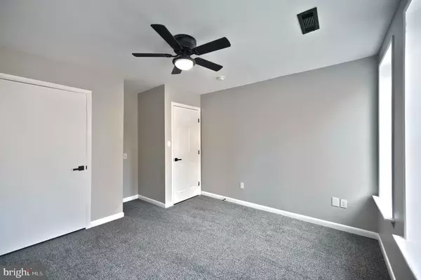 York, PA 17403,240 E KING ST