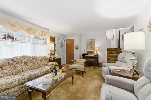 Yardley, PA 19067,5 GLEN DR