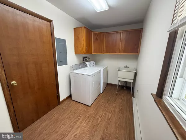 Carneys Point, NJ 08069,344 N VIRGINIA AVE