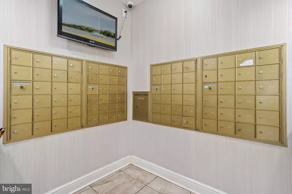 Cherry Hill, NJ 08002,111 CHESTNUT ST #208