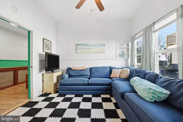 Wildwood, NJ 08260,128 W ROBERTS AVE