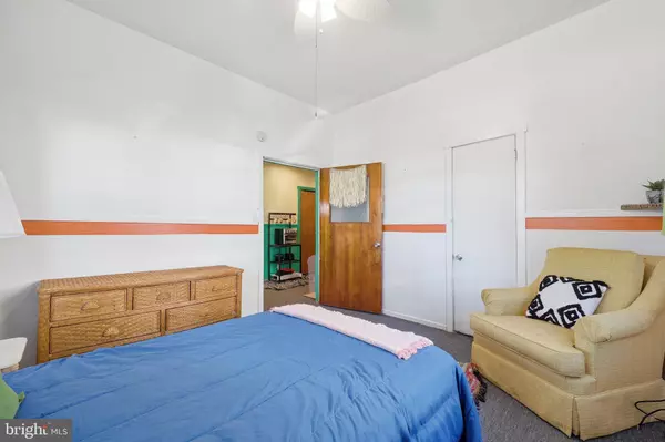 Wildwood, NJ 08260,128 W ROBERTS AVE