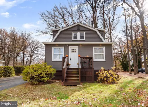 645 WOODLAND AVE, Cherry Hill, NJ 08002