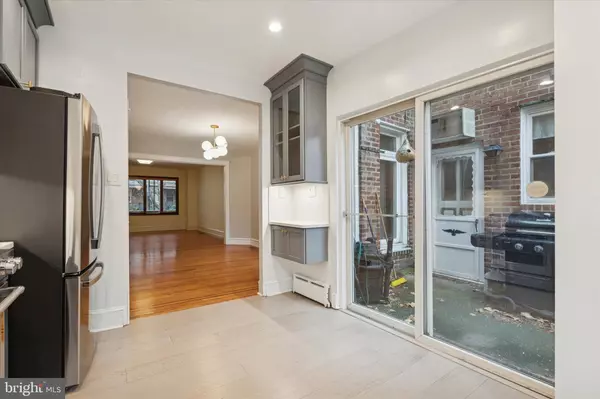 Philadelphia, PA 19130,863 N WOODSTOCK ST