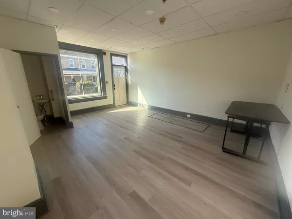 Philadelphia, PA 19128,4215 MANAYUNK AVE