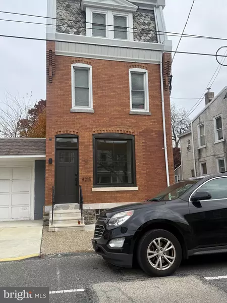 4215 MANAYUNK AVE, Philadelphia, PA 19128