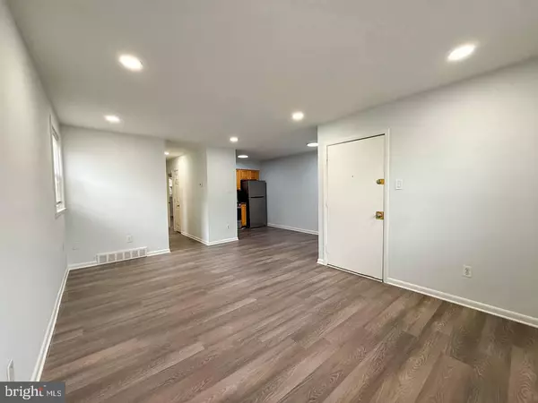 Philadelphia, PA 19128,7028 VALLEY AVE #2