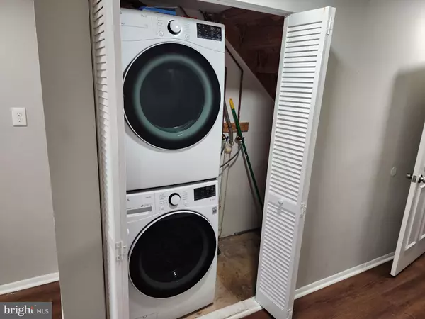 Falls Church, VA 22043,7710 MARSHALL HEIGHTS CT