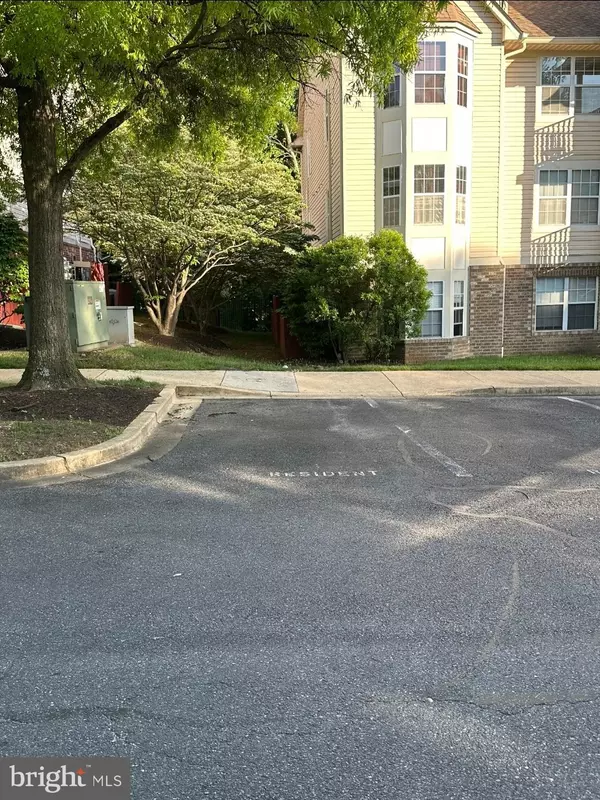 Upper Marlboro, MD 20774,9812 LAKE POINTE CT #301