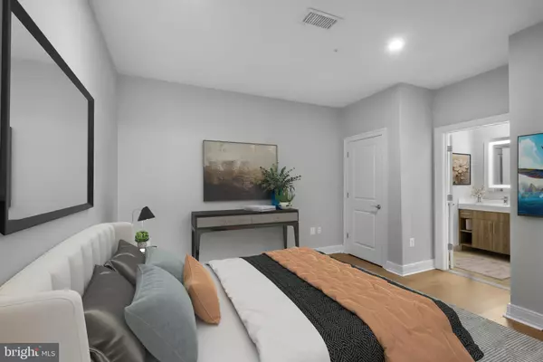 Philadelphia, PA 19102,200 N 16TH ST #906