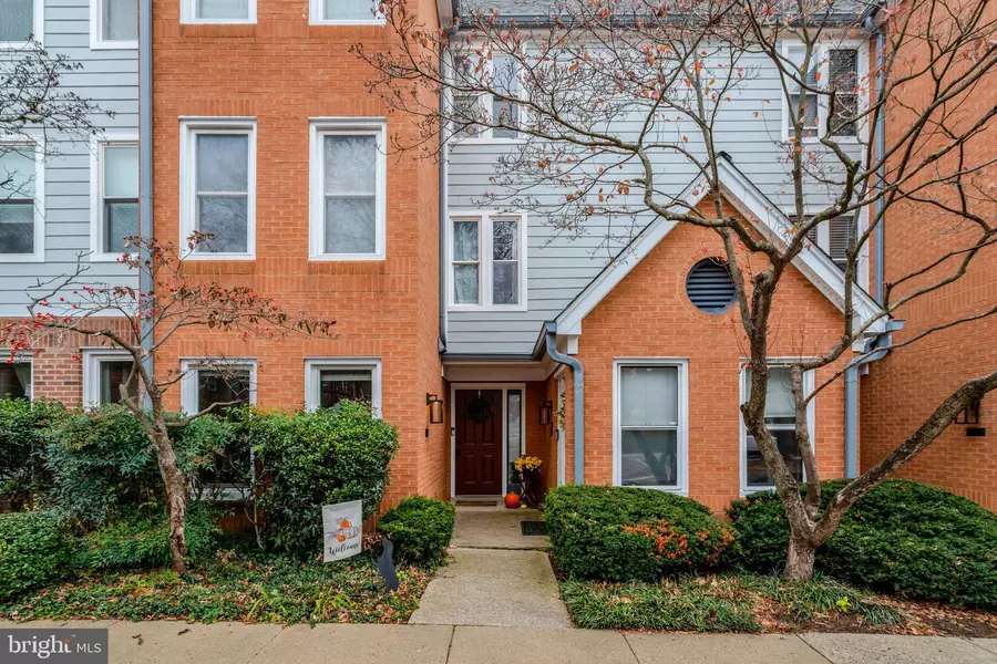 2101 N ROLFE ST #C, Arlington, VA 22209