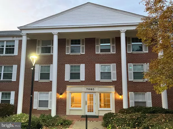 7680 TREMAYNE PL #201, Mclean, VA 22102