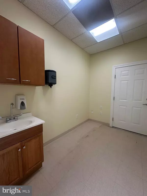 Cambridge, MD 21613,124 MARKET SQUARE