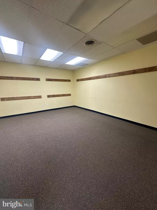 Cambridge, MD 21613,124 MARKET SQUARE