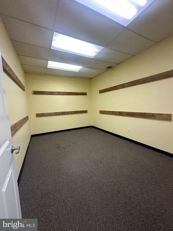 Cambridge, MD 21613,124 MARKET SQUARE