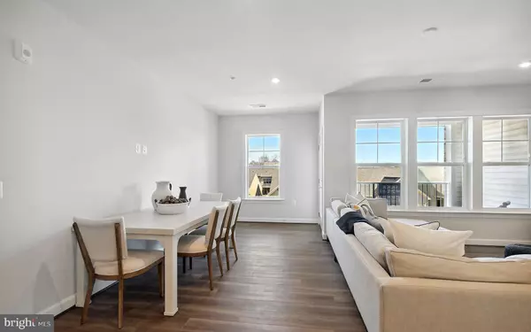 Haymarket, VA 20169,5840 MOONSTONE WAY #4