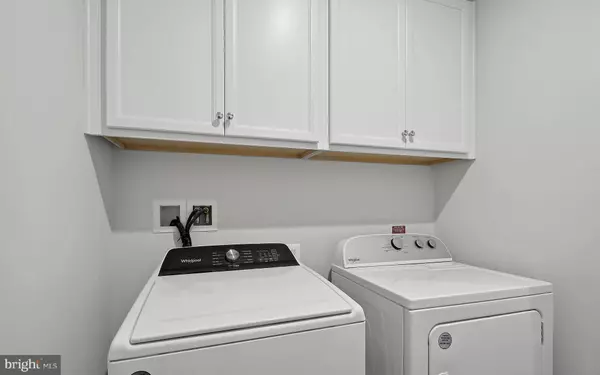 Haymarket, VA 20169,5840 MOONSTONE WAY #4