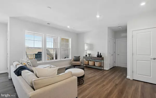 Haymarket, VA 20169,5840 MOONSTONE WAY #4