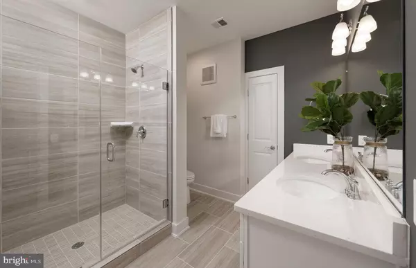 Haymarket, VA 20169,5840 MOONSTONE WAY #5