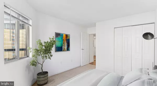 Philadelphia, PA 19130,450 N 18TH ST #1B-1537