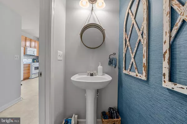 Ashburn, VA 20147,44481 WATERTOWN TER