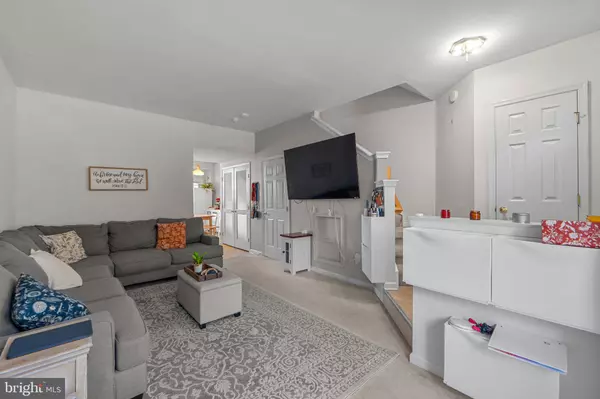 Ashburn, VA 20147,44481 WATERTOWN TER