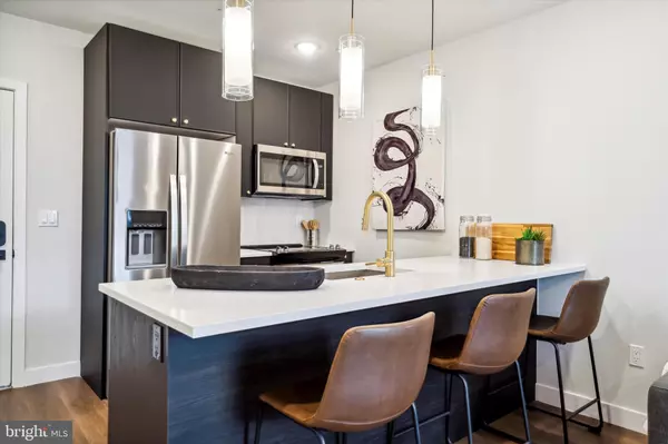 Philadelphia, PA 19123,1102 GERMANTOWN AVE #203