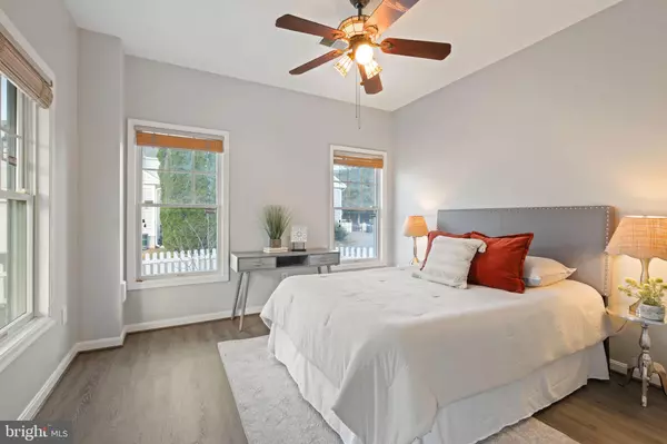 Gaithersburg, MD 20878,528 MARKET MEWS E