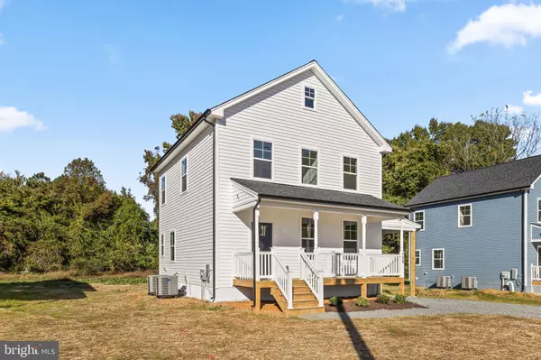 729 LAKEVIEW DR, Colonial Beach, VA 22443