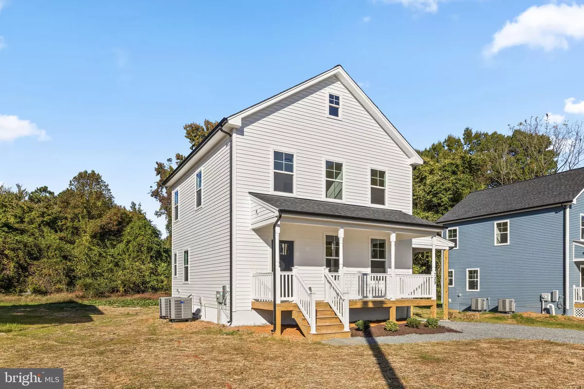 Colonial Beach, VA 22443,729 LAKEVIEW DR