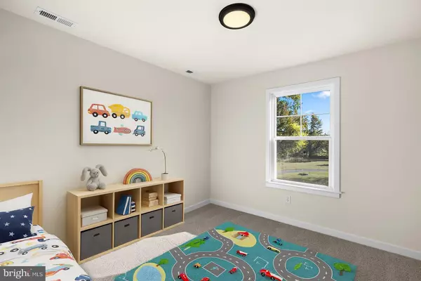 Colonial Beach, VA 22443,739 LAKEVIEW DR