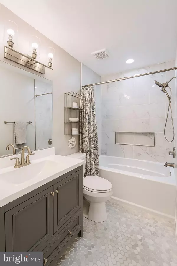 Oakton, VA 22124,10195-A ASHBROOKE CT #109