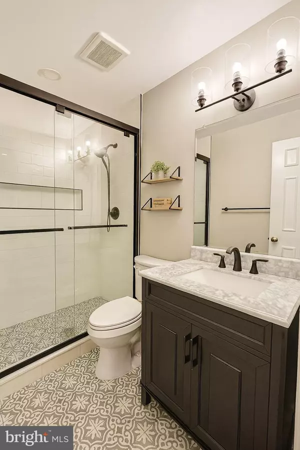 Oakton, VA 22124,10195-A ASHBROOKE CT #109