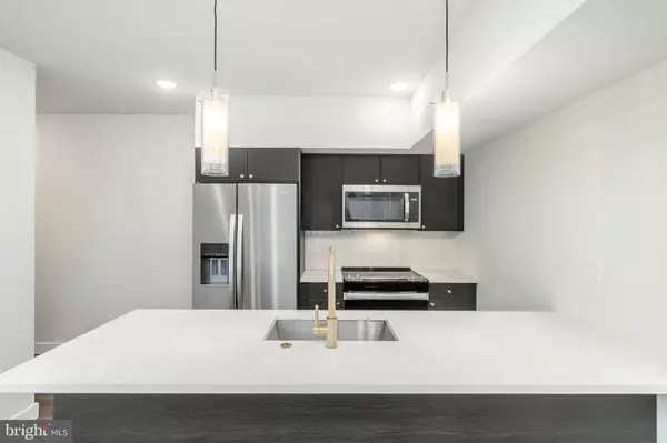 Philadelphia, PA 19123,1102 GERMANTOWN AVE #204