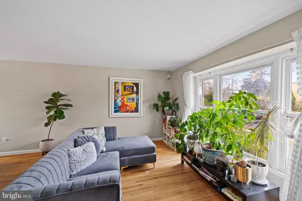 Voorhees, NJ 08043,208 S PELHAM RD