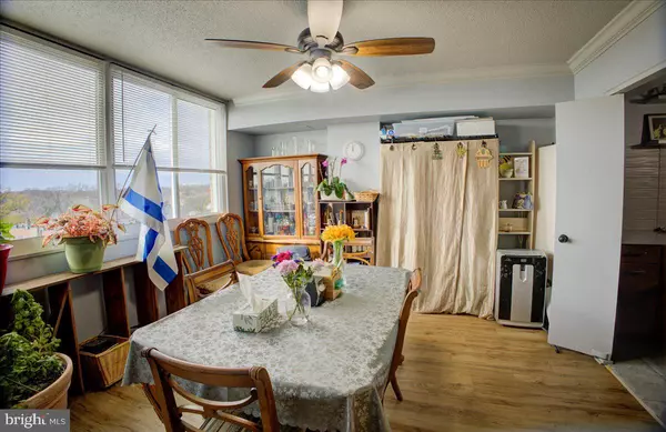 Baltimore, MD 21215,7111 PARK HEIGHTS AVE #812