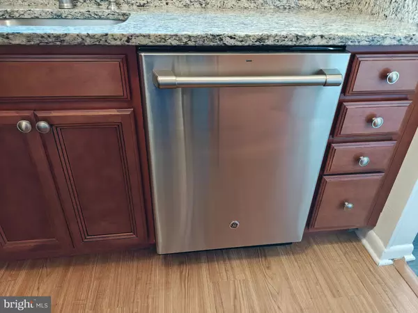 Centreville, VA 20120,6018 REGENTS PARK RD