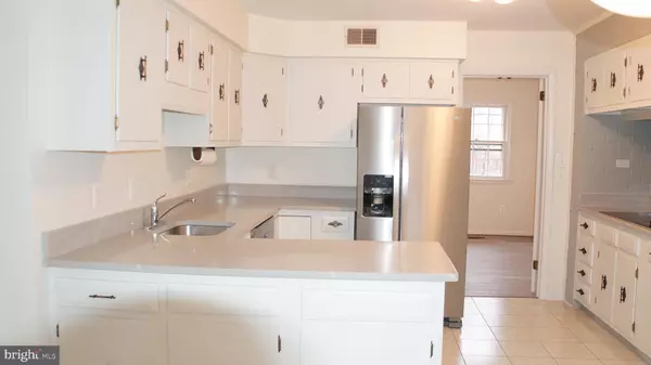 Herndon, VA 20171,3142 SEARSMONT PL