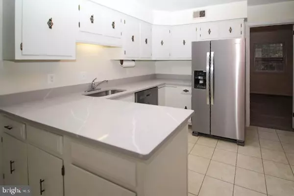 Herndon, VA 20171,3142 SEARSMONT PL