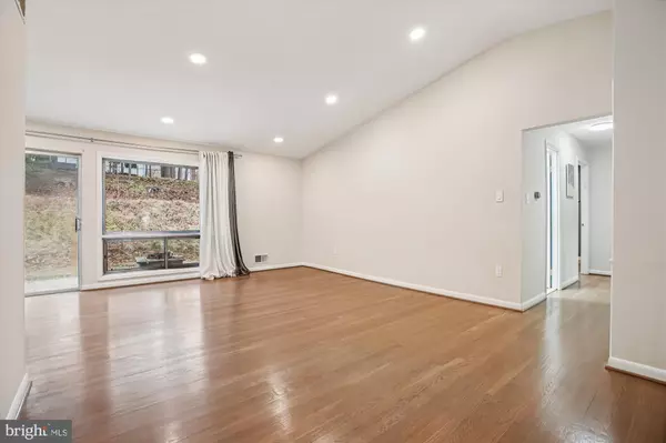 Silver Spring, MD 20902,713 HORTON DR