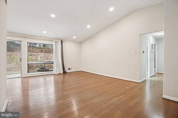 Silver Spring, MD 20902,713 HORTON DR