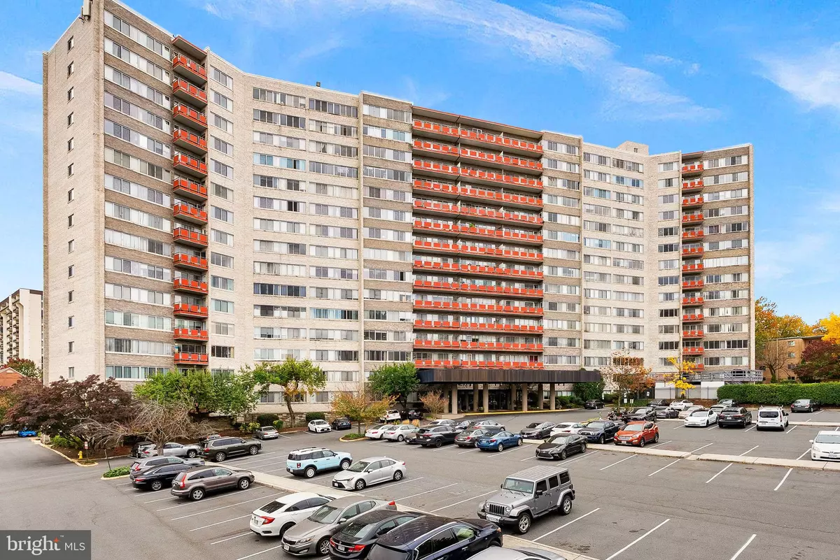 Alexandria, VA 22304,5340 HOLMES RUN PKWY #107